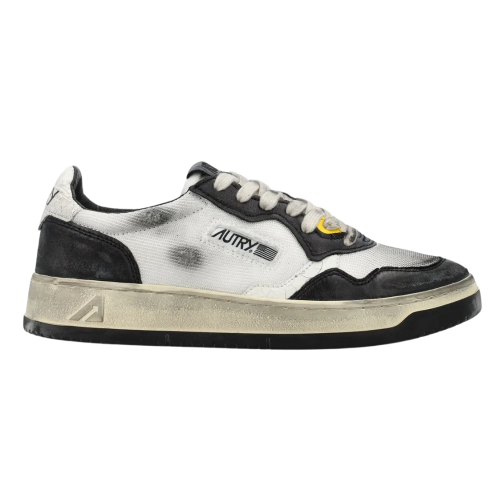 Autry Medalist Low Super Vintage Lace-Up Sneakers