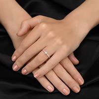 טבעת תפארת היהלום משובצת יהלומים בזהב לבן או צהוב 14 קראט