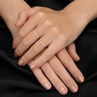 טבעת השביל הקסום משובצת יהלומים בזהב לבן או צהוב 14 קראט