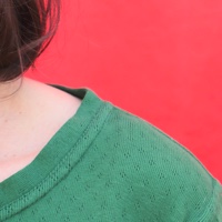 חולצה מדגם איה (שרוול קצר) מבד פונטייל בצבע ירוק
