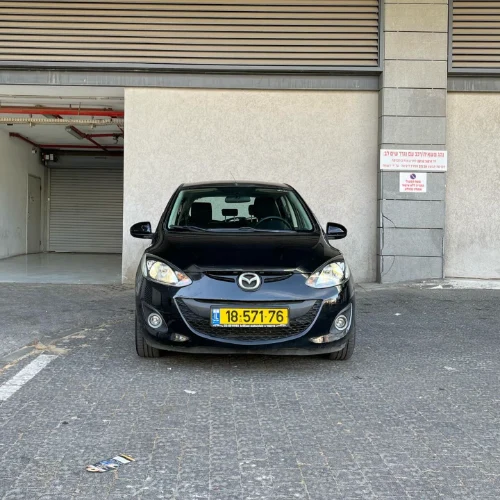 2013 MAZDA 2