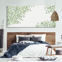 ציור של עץ ועלים בחדר שינה מעל מיטה זוגית