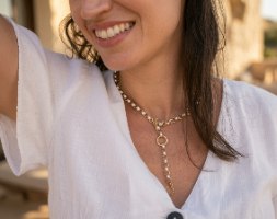 שרשרת חוליות מעוצבת מכסף 925 המשולבת בלולאות גולדפילד 14K במבנה זורם ובוהו-שיק