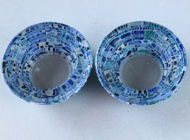 זוג פמוטים עגולים בגווני כחול ולבן