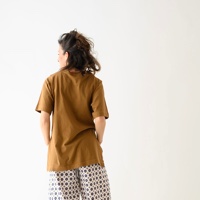 חולצה מדגם איה (שרוול קצר) בצבע חום