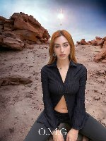 מכופתרת LISSIE
