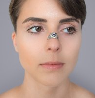 תכשיט לגשר האף קלטי קטן מכסף מצופה זהב עם אבן חן לבחירתכם