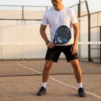 מחבט פאדל מקצועי קל משקל ובולם זעזועים דגם PADEL PRO