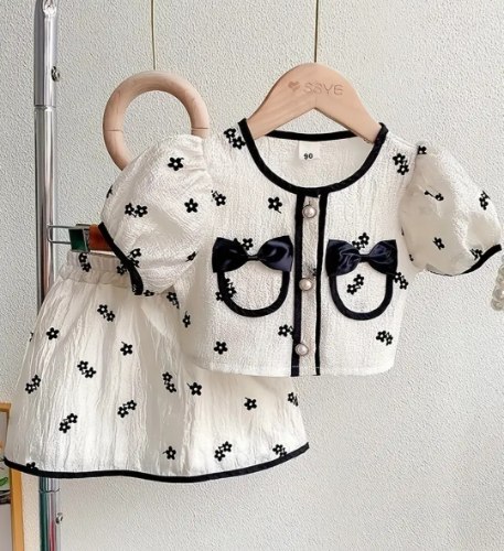 Minnie Mouse Wants Her Outfit Back