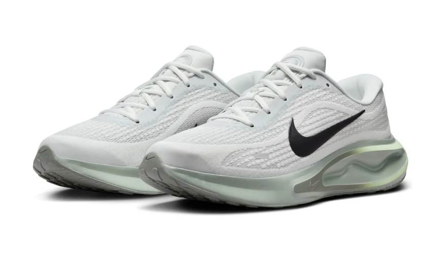 נעלי נייק ריצה Nike Journey Run ירוק בז'