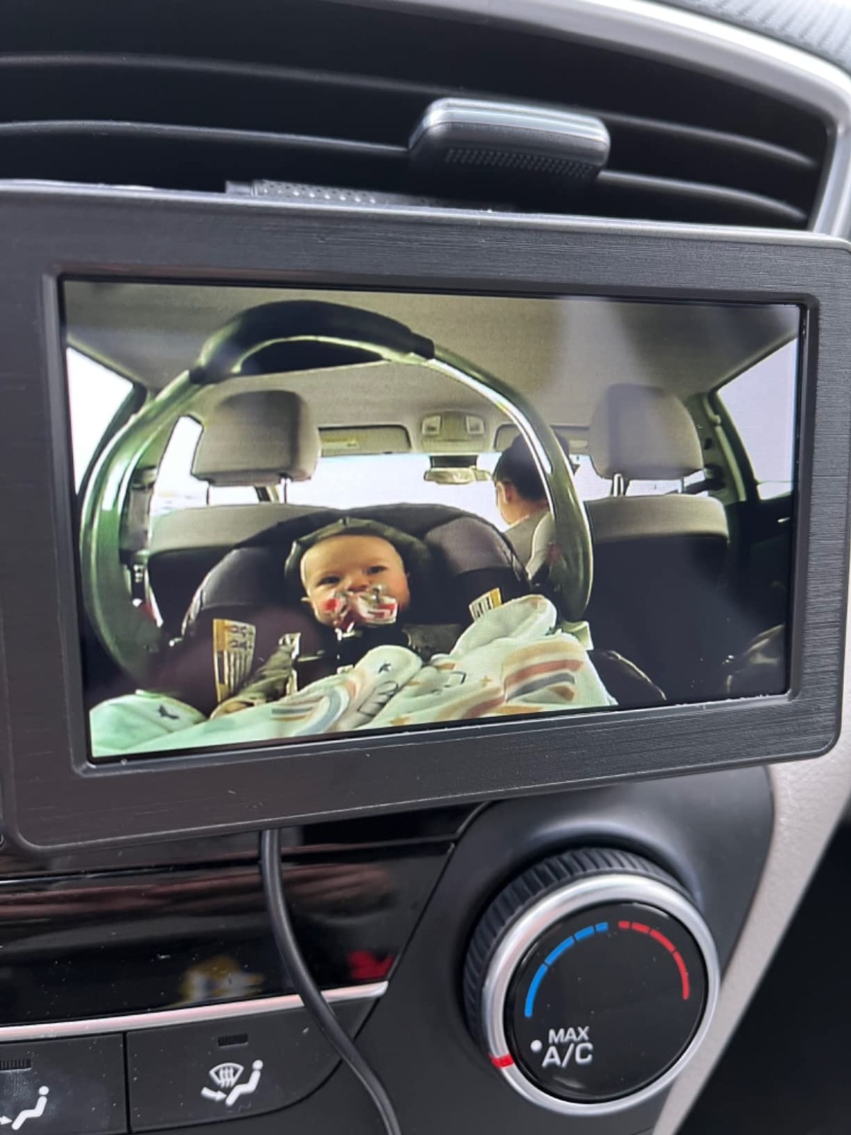 חוות דעת - Baby Cam - מצלמת מוניטור לרכב