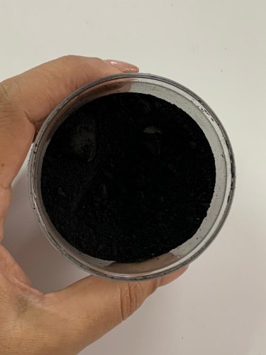 אבקה שחורה טבעית לצביעת כל חומרי הגלם
