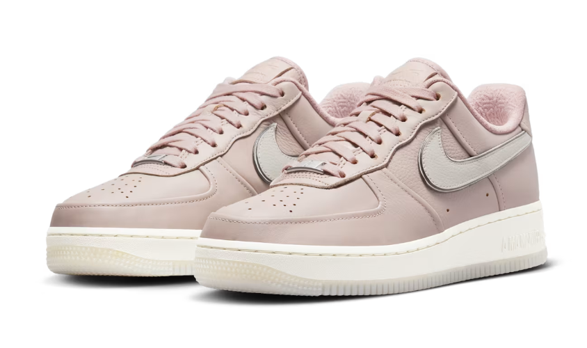 סניקרס נייק אייר פורס לנשים Air Force 1 Low ורוד לבן