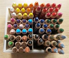 עפרונות צבעוניים עבים מאוד