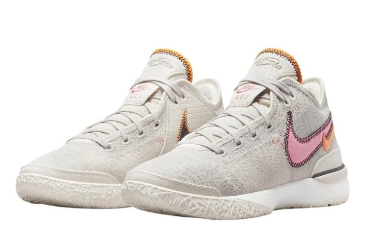 סניקרס נייק Zoom LeBron James NXXT לבן ורוד
