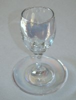 גביע קידוש מזכוכית עם תחתית והדפסה, שקוף עם ברק צבעוני