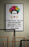 "בסופו של יום" - תמונת קנבס מעוצבת עם ציטוט מוטיבציה והשראה של פרידה קאלו בסגנון מינימאליסטי