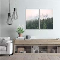"ערפל ורוד על היער" סט תמונה מחולקת תצלום עיילי של יער צפוני ועליו ערפל בגוון מעט ורוד - מוכן לתליה