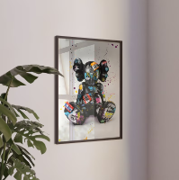 תמונות גרפיטי בסגנון האמן KAWS מודפסות על קנבס ממוסגרות ומוכנות לתליה, סט שלוש תמונות "KAWS GRAFFITI