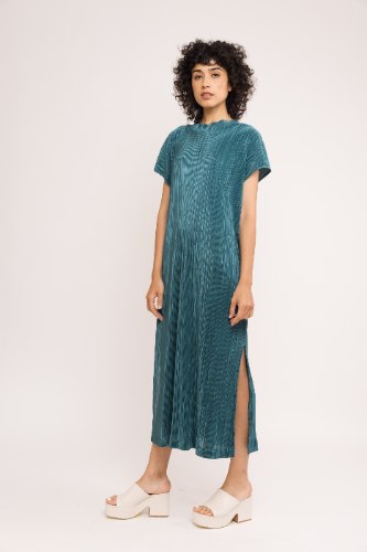 שמלת NAM - פליסה ירוק עמוק