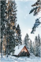 תמונת קנבס הדפס של בקתת חורף "Dreamy Winter Cabin" |בודדת או לשילוב בקיר גלריה | תמונות לבית ולמשרד