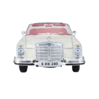 מכונית מרצידס בנץ  - Maisto 1967 Mercedes-Benz 280 SE  (Cream) 1:18
