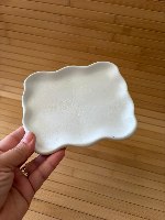 מגש גלי קטן מבטון פולימרי – 15×12.5 ס״מ
