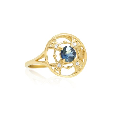 טבעת זהב מיוחדת עם אבן חן ספיר ויהלומים