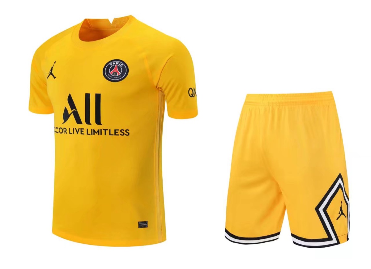 paris goalkeeper kit