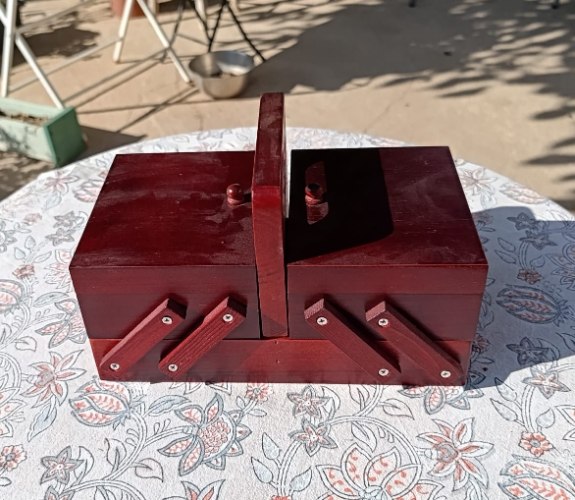קופסת תפירה חדשה עץ "אקורדיון" מיניאטורית מעוצבת | נפתחת ל-3 קומות (גודל קומפקטי)