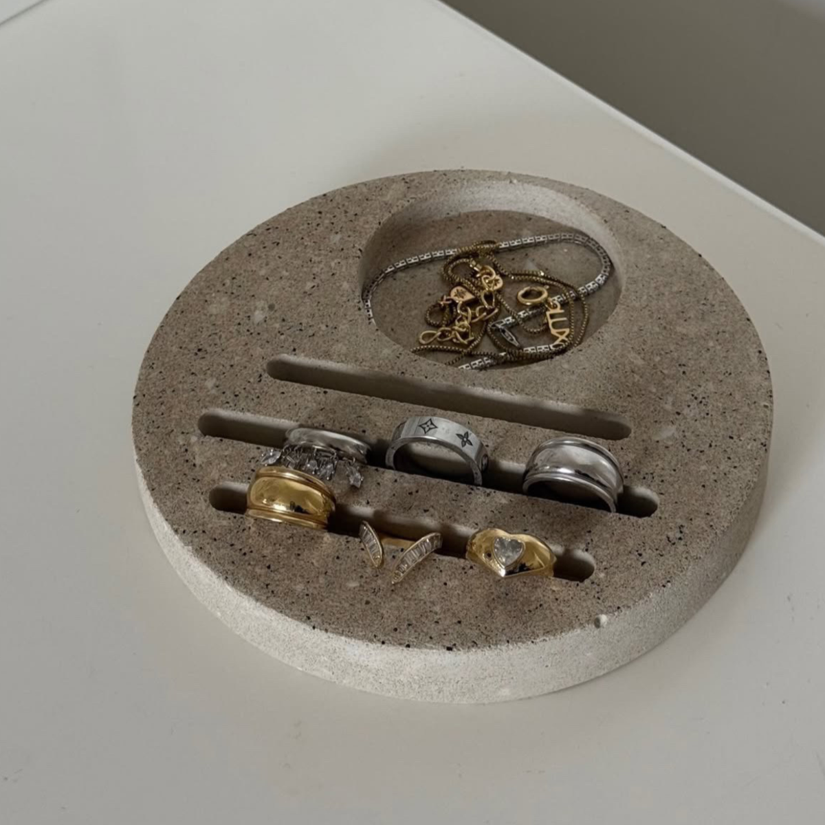 Balance tray