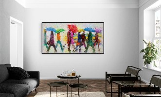 "החיים בצבע" תמונת קנבס צבעונית וגדולה לסלון , תמונה של דמויות ומטריות בגשם | ממוסגרת ומוכנה לתליה
