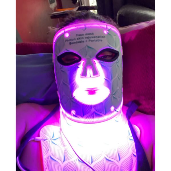 חוות דעת - מסכת LED חכמה לטיפול אנטי אייג׳ינג פוטותרפיה לפנים נגד קמטים אקנה והבהרת העור