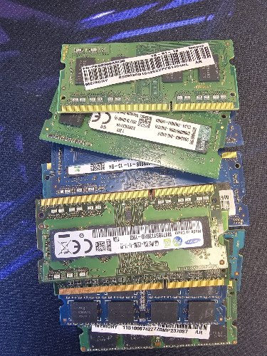 DDR3 4GB למחשב נייד מפירוקים באיסוף עצמי בלבד