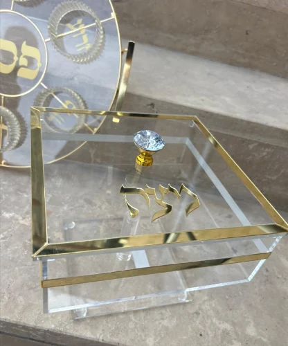 קופסא אקריליק למצה