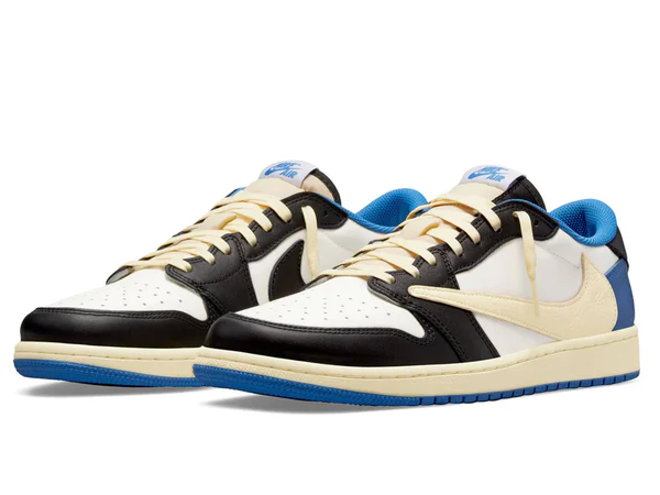 נעלי טראוויס סקוט Air Jordan 1 x Travis Scott שחור כחול
