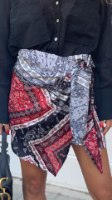 חצאית מיני מעטפת בנדנה אדום אפור שחור