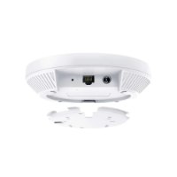 נקודת גישה Omada EAP613 AX1800 – חוטית נקודת הגישה הלבנה מוצגת במבט תחתון עם חיבורי Ethernet ומתח ופלטת הרכבה נפרדת