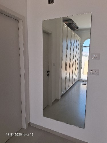 מראת גוף למתחם הלבשה
