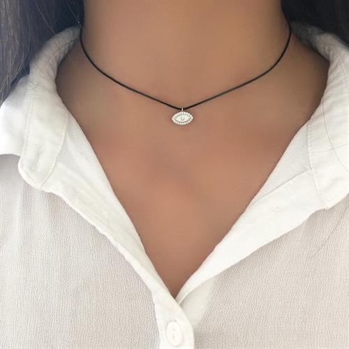 שרשרת צ'וקר חוט שחור עם עין לבנה לרוחב
