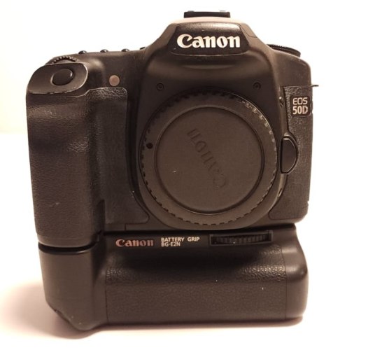 Canon EOS 50D גוף בלבד כולל כולל GRIP BGE2N מצלמת SLR דיגיטלית