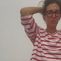 חולצה מדגם איה (שרוול 3/4) בצבע ורוד בהיר עם פסים בתכלת ואדום