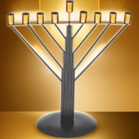 חנוכיית חוטים חבד לנרות – שחור