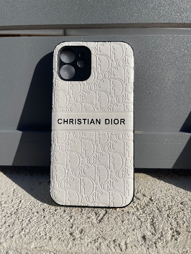 כיסוי לבן עם הטבעה Christian Dior