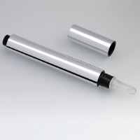 גלוס לניפוח השפתיים מבית LippyPop למראה שפתיים עבות ומלאות - מפיץ רשמי בישראל