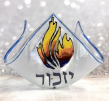 פמוט "יזכור" זכוכית המיוצר בטכניקת פיוזינג