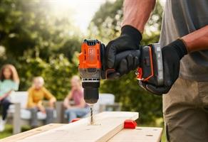 מברגה/מקדחת פטיש מבית בלאק אנד דקר – Black+Decker BCD382D1XC-QW עם הפעלה נוחה