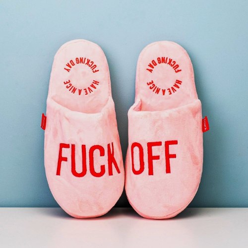 נעלי בית קטיפתיות לאישה עם מסר חד Fuck Off