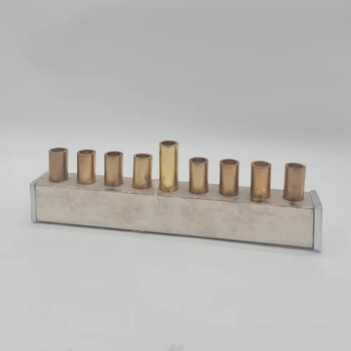 חנוכיית אלומיניום פס מרובע
