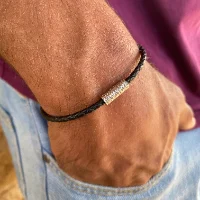לורן עור שחור